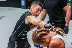 168资讯网-ONE冠军赛世界冠军熊竞楠TKO泰国选手，独特武术拳法惊众人