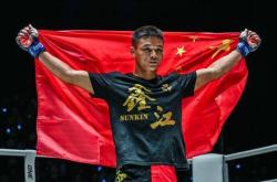 168资讯网-中国“战狼”胡勇仅用63秒TKO印尼摔跤冠军，接连三连赢ONE冠军赛