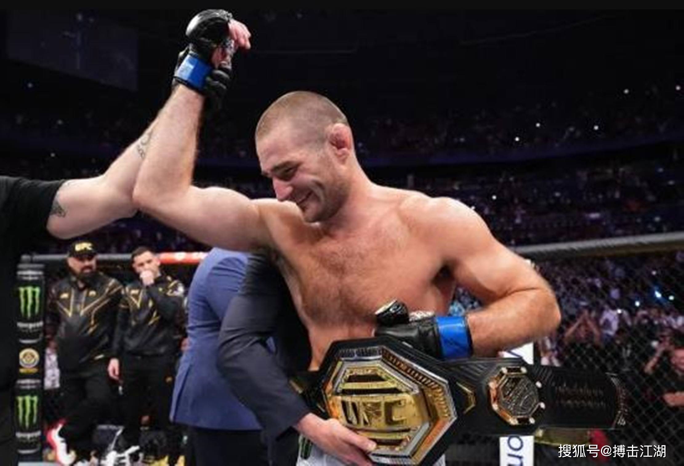 UFC:UFC中量级冠军抨击奇马耶夫：实力被高估UFC，配不上高票房和高薪酬