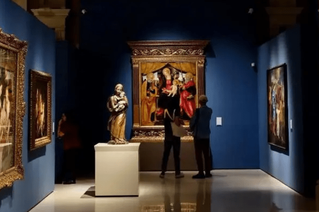 巴塞罗那:巴塞罗那博物馆推出“裸体看展”