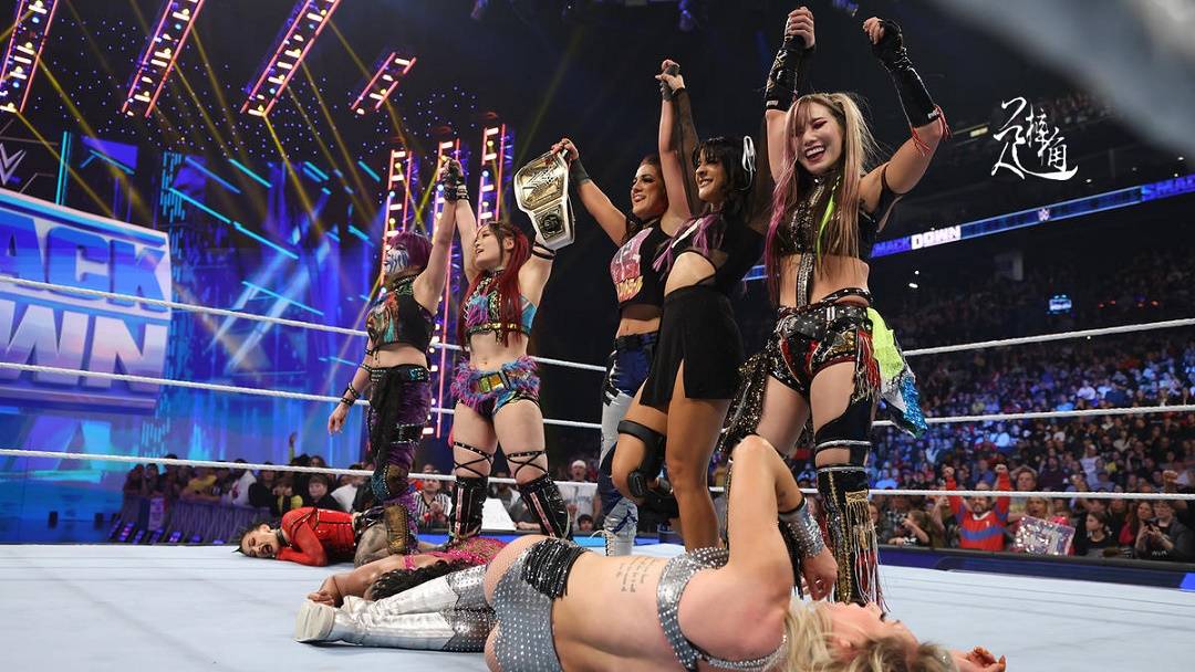 WWE:WWE欧文斯代班解说拿后生疯狂开涮WWE，“接管小队”空前壮大！