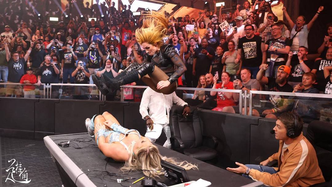 WWE:贝基林奇时隔8年再战WWE发展联盟WWE，直捣黄龙斩获NXT女子冠军！
