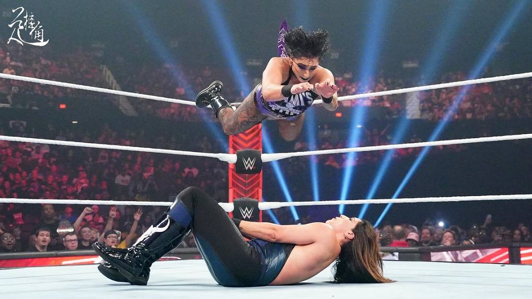 WWE:“大表妹”奈娅回归WWE重挫雷亚WWE，“审判号”组合极力争取杰乌索！