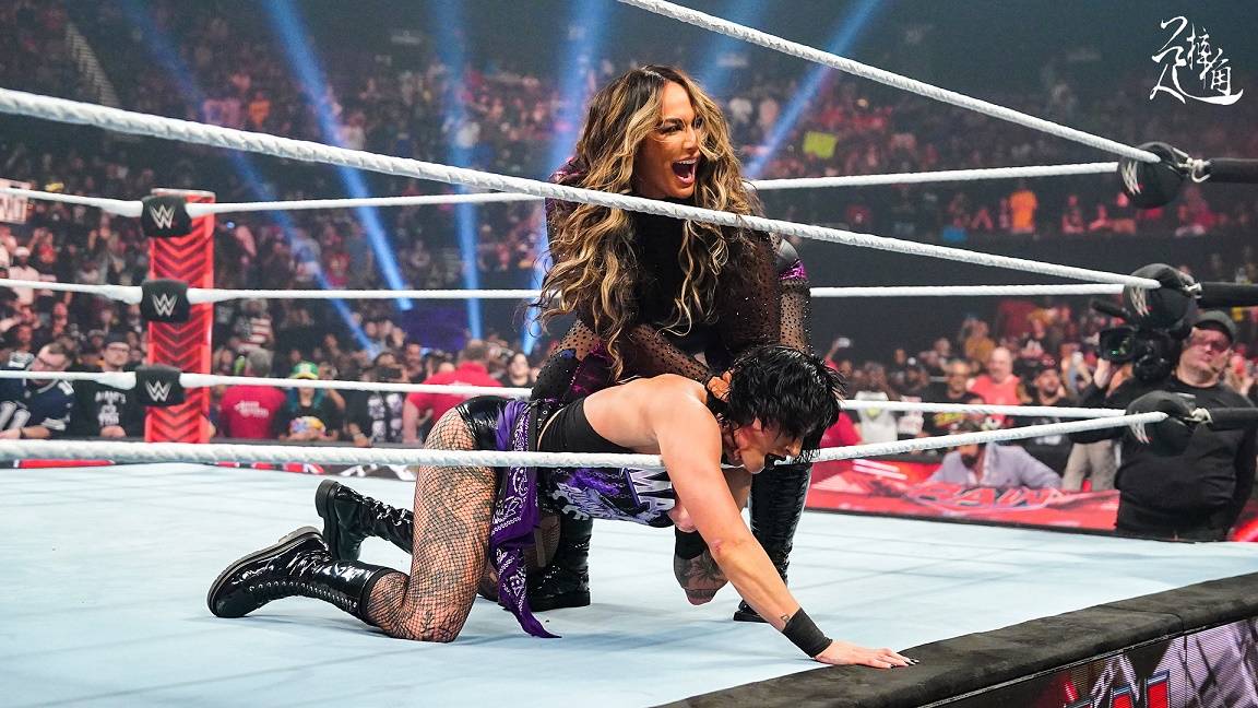 WWE:“大表妹”奈娅回归WWE重挫雷亚WWE，“审判号”组合极力争取杰乌索！