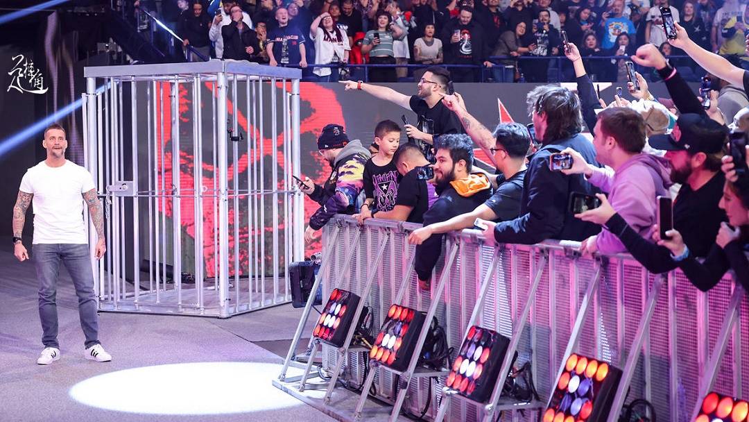 WWE:CM朋克惊喜回归WWEWWE，兰迪奥顿时隔18个月重返赛场大杀四方！