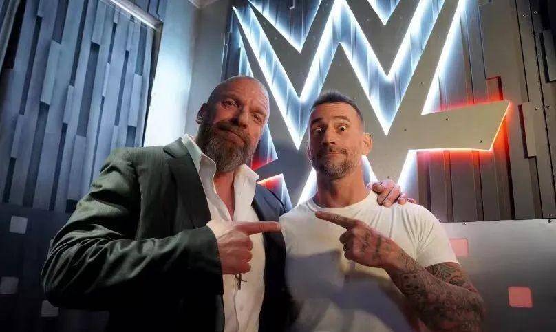 WWE:科迪罗德欢迎CM朋克回到WWEWWE，直言AEW有人会不高兴！