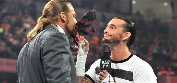 WWE:比肩部落酋长？WWE选手欢迎CM朋克回归WWE，想成为其首战对手！