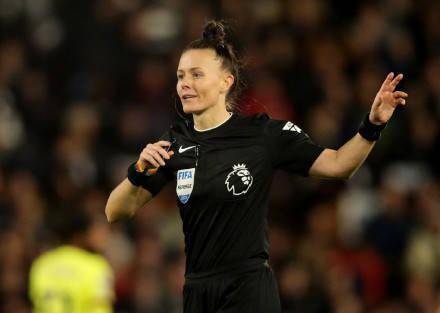 英格兰超级联赛:英格兰超级联赛迎来首位女裁判