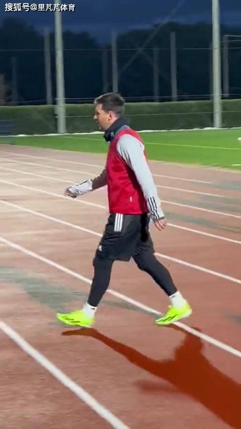 梅西:故意找茬？梅西独自出席日本发布会给足面子梅西，全程参与训练毫无“受伤感觉”